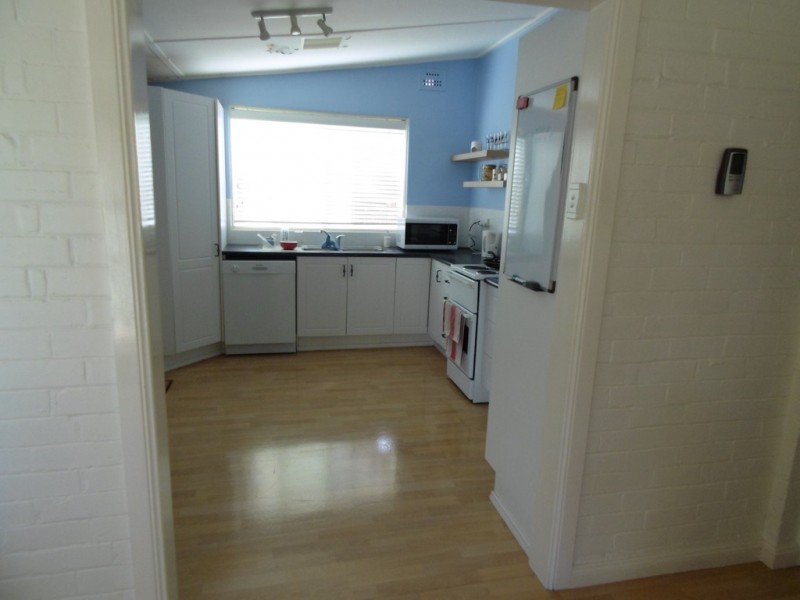 76 Orange Street, Parkes NSW 2870