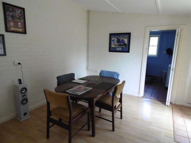 76 Orange Street, Parkes NSW 2870