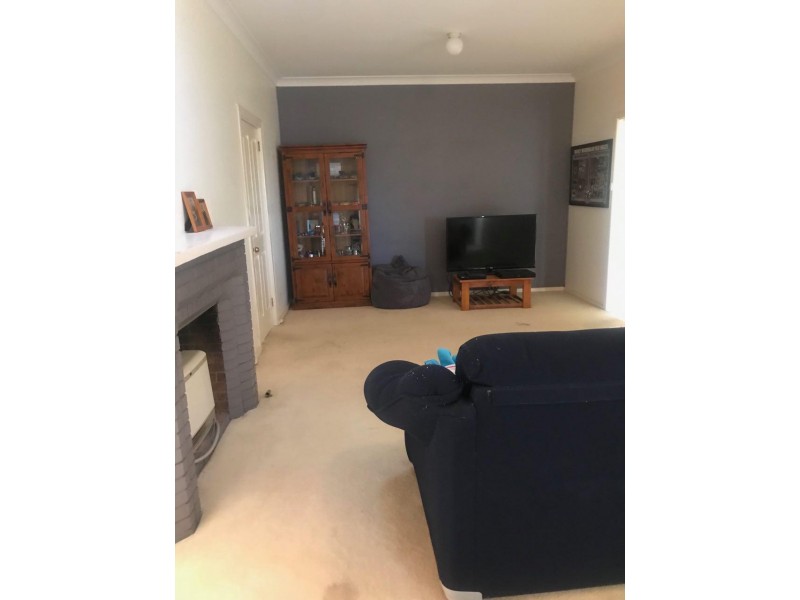 76 Orange Street, Parkes NSW 2870