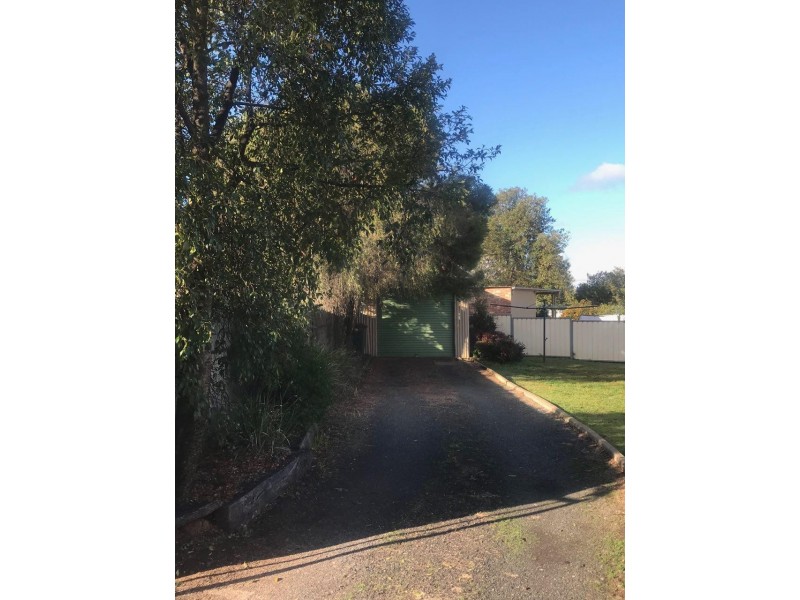 76 Orange Street, Parkes NSW 2870
