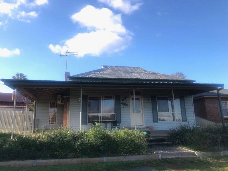 76 Orange Street, Parkes NSW 2870