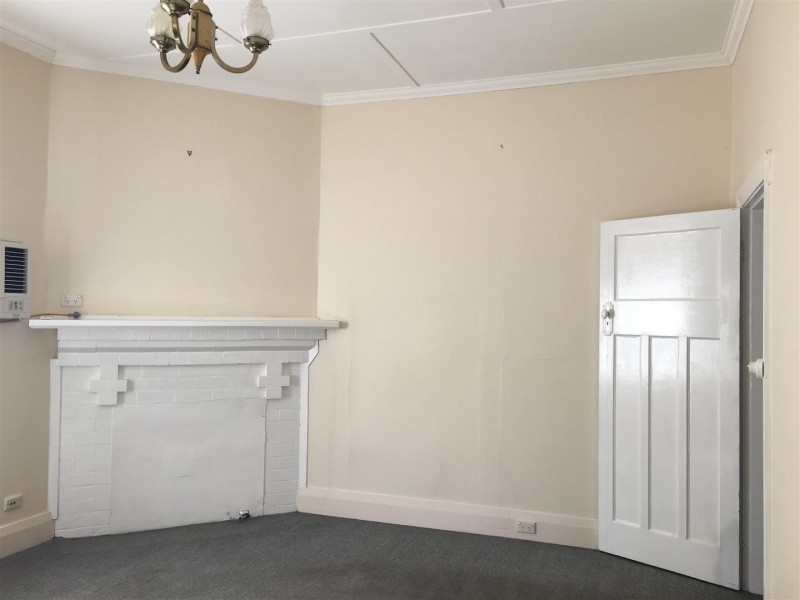 17 Phillip Street, Parkes NSW 2870