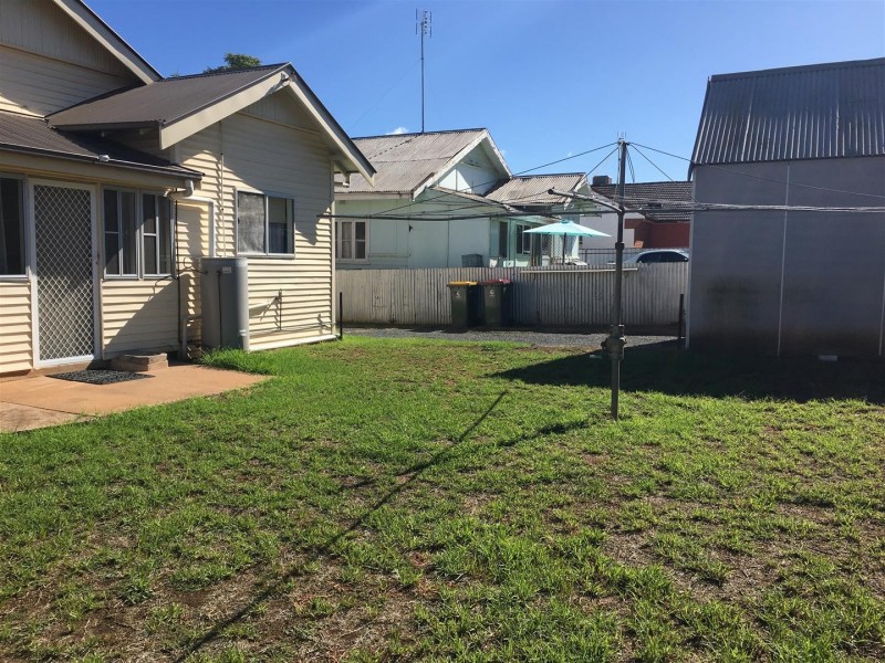 17 Phillip Street, Parkes NSW 2870