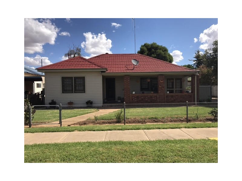 3 Captain Wilson Ave, Parkes NSW 2870
