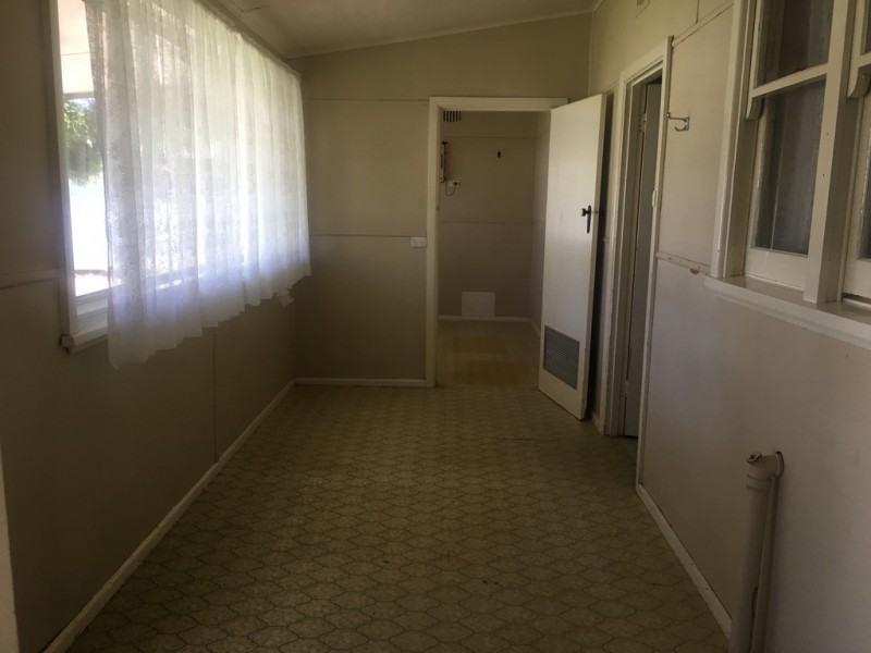 3 Captain Wilson Ave, Parkes NSW 2870