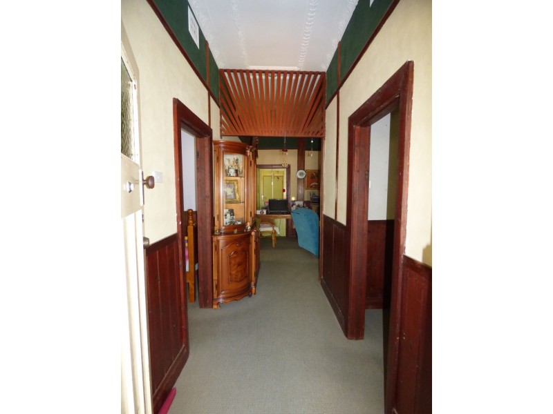 6 Little Queen St, Forbes NSW 2871