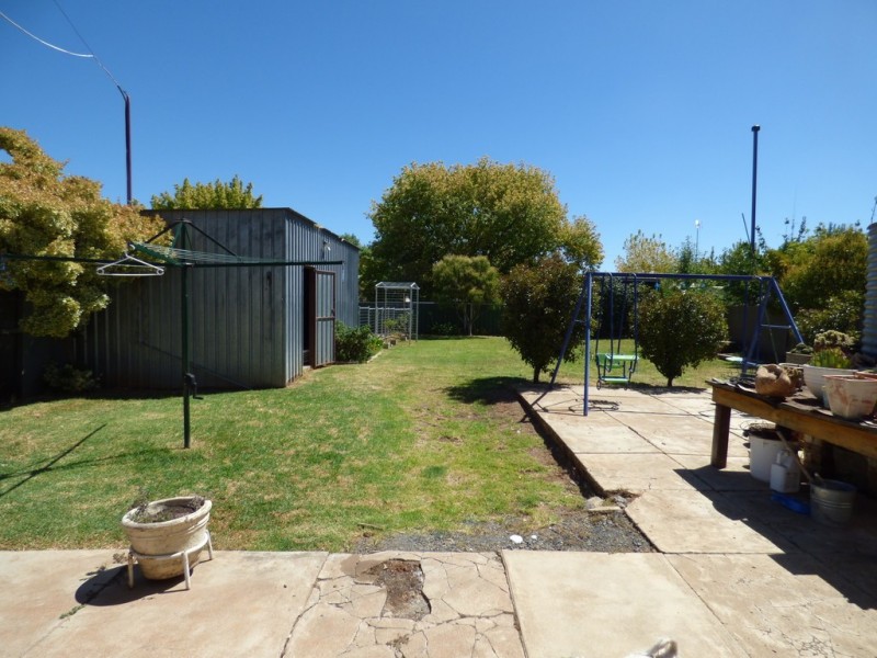 6 Little Queen St, Forbes NSW 2871