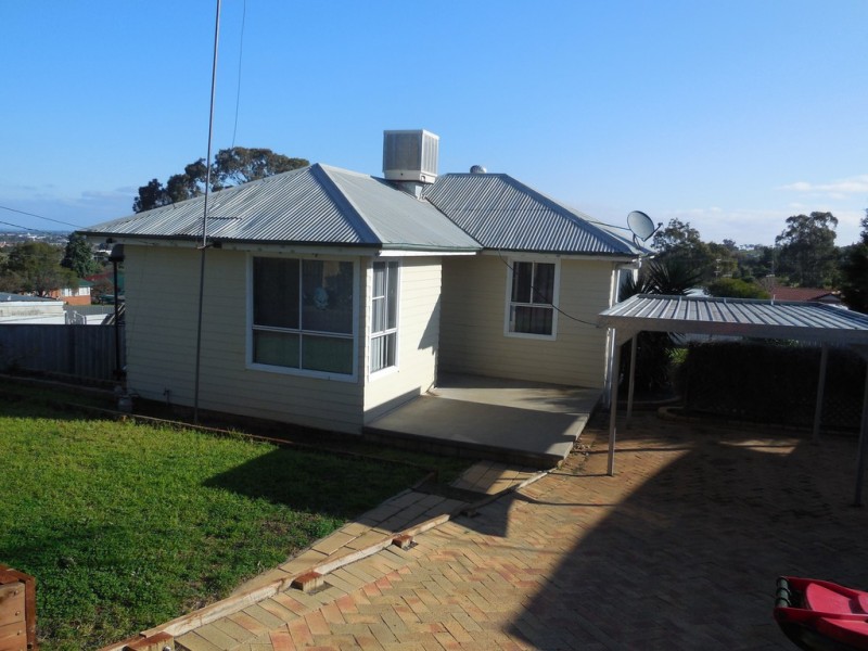 2 Charles Rigg Avenue, Parkes NSW 2870