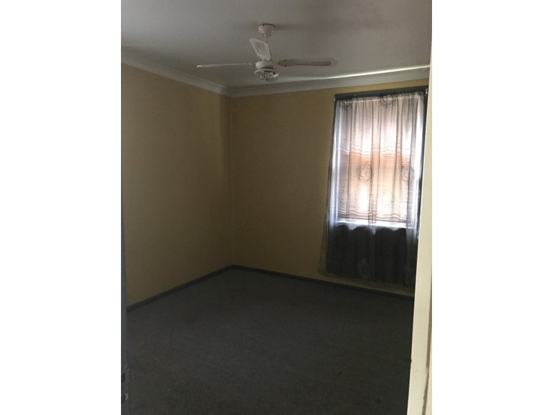 2 Charles Rigg Avenue, Parkes NSW 2870