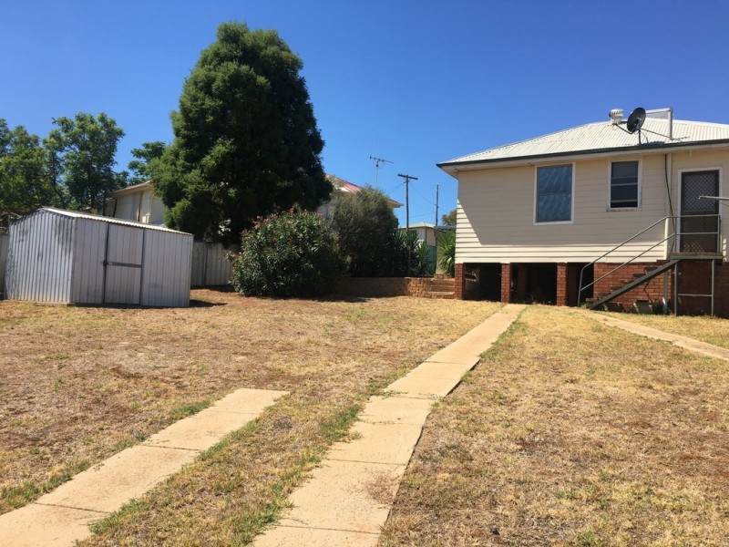 2 Charles Rigg Avenue, Parkes NSW 2870