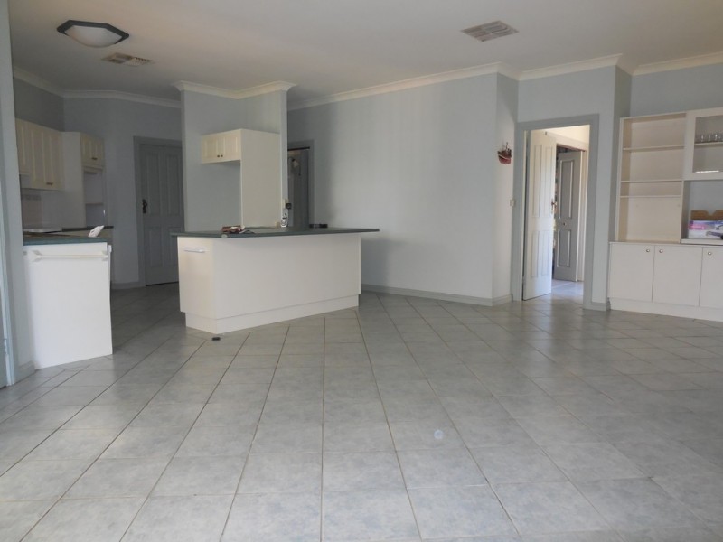 2 William St, Forbes NSW 2871