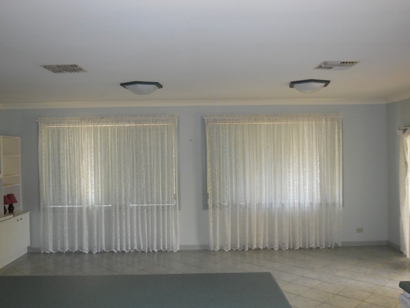 2 William St, Forbes NSW 2871