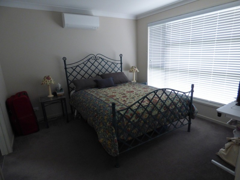 8 John Girdham Place, Forbes NSW 2871