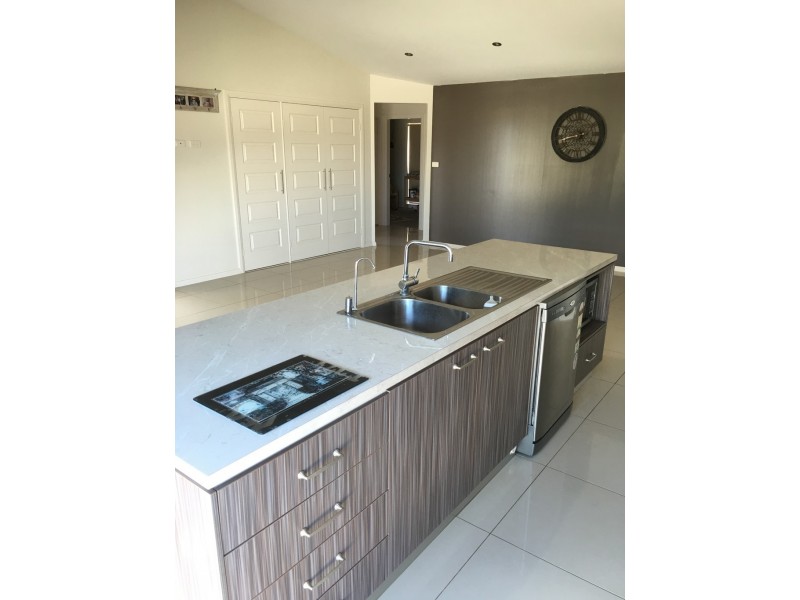 24 Rosewood Avenue, Parkes NSW 2870