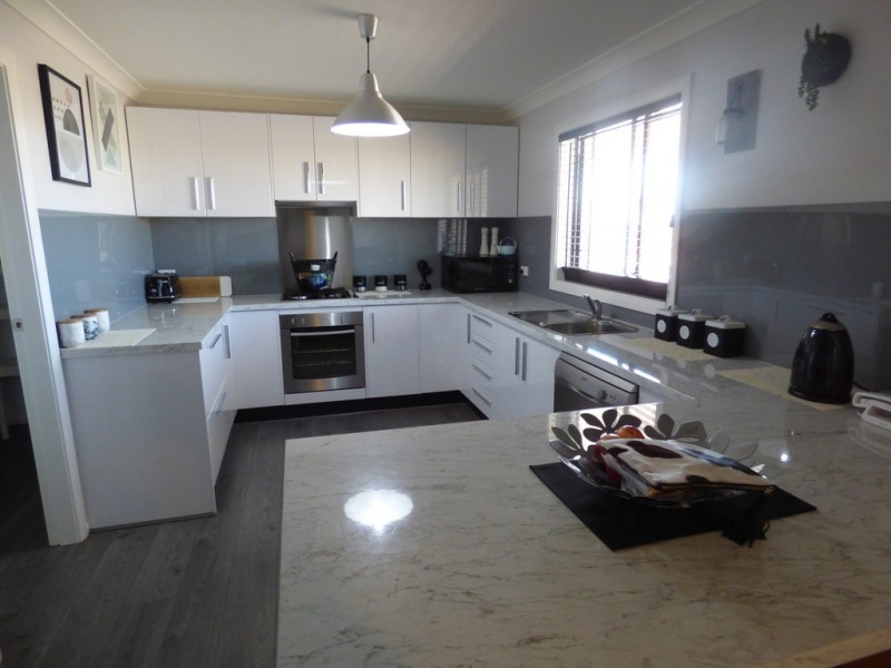 4 Alcheringa Drive, Forbes NSW 2871