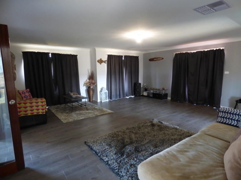 4 Alcheringa Drive, Forbes NSW 2871