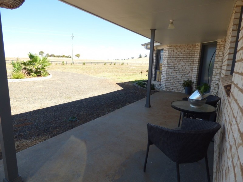 4 Alcheringa Drive, Forbes NSW 2871