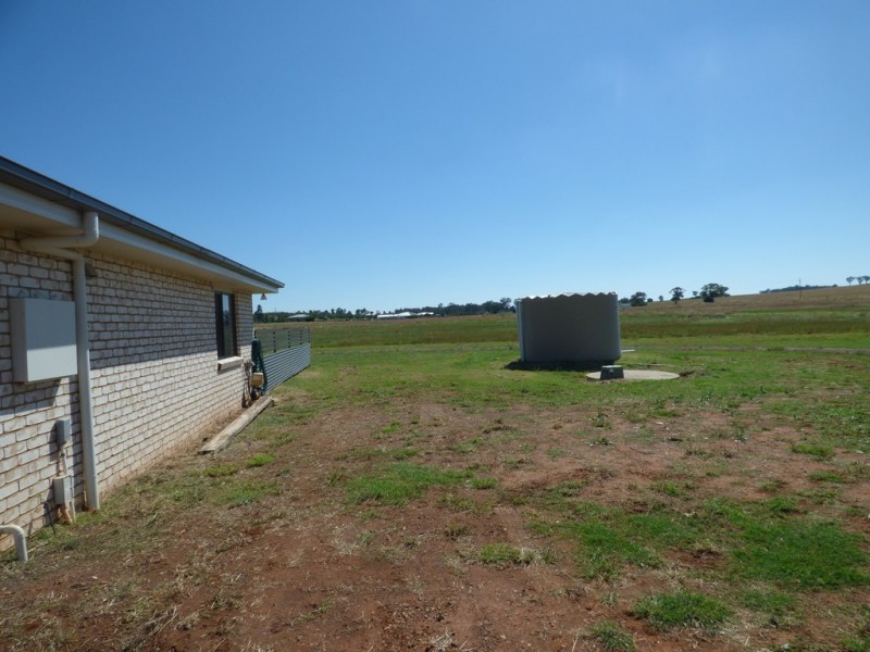 4 Alcheringa Drive, Forbes NSW 2871