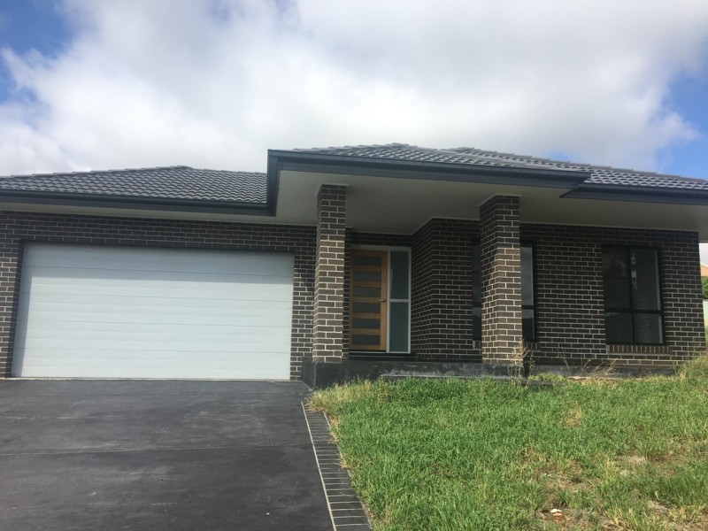 35 Medlyn Street, Parkes NSW 2870