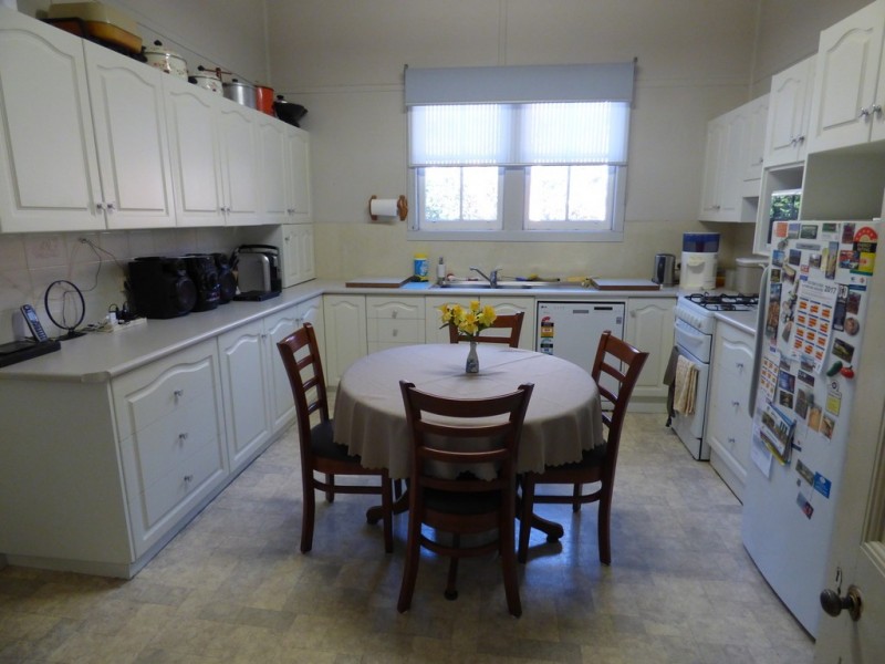 13 Battye Street, Forbes NSW 2871