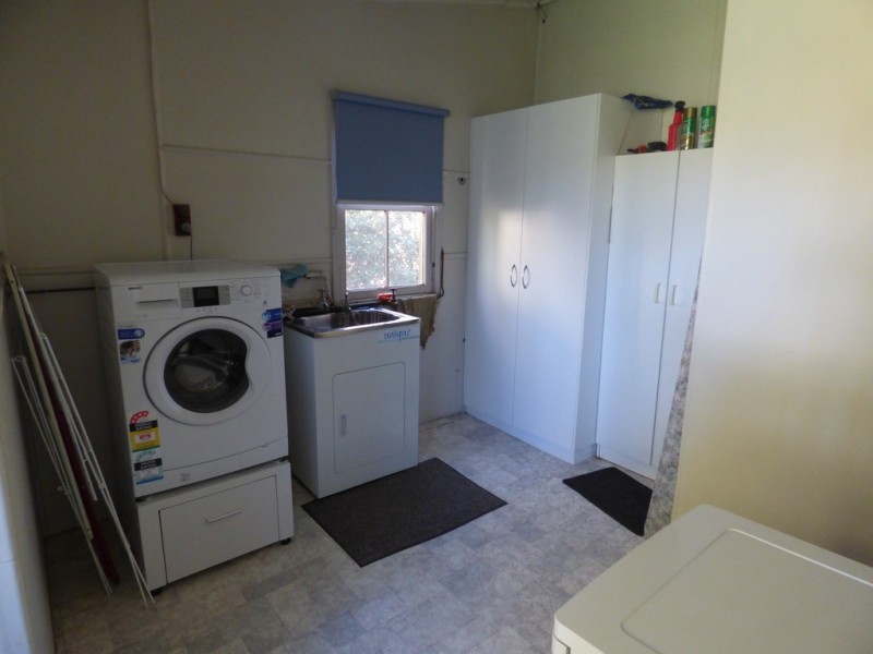 13 Battye Street, Forbes NSW 2871