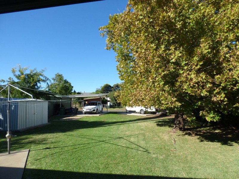 13 Battye Street, Forbes NSW 2871