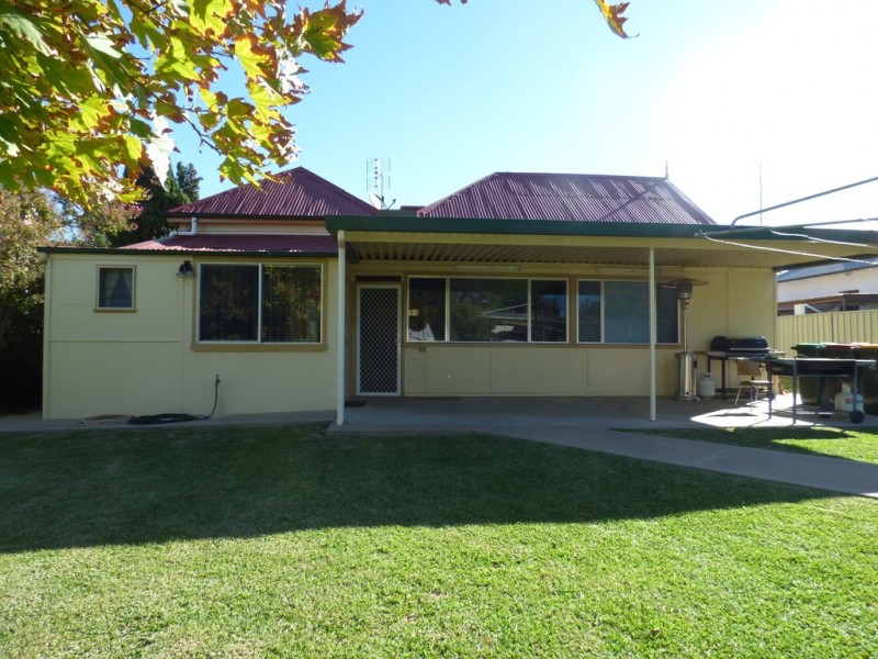 13 Battye Street, Forbes NSW 2871