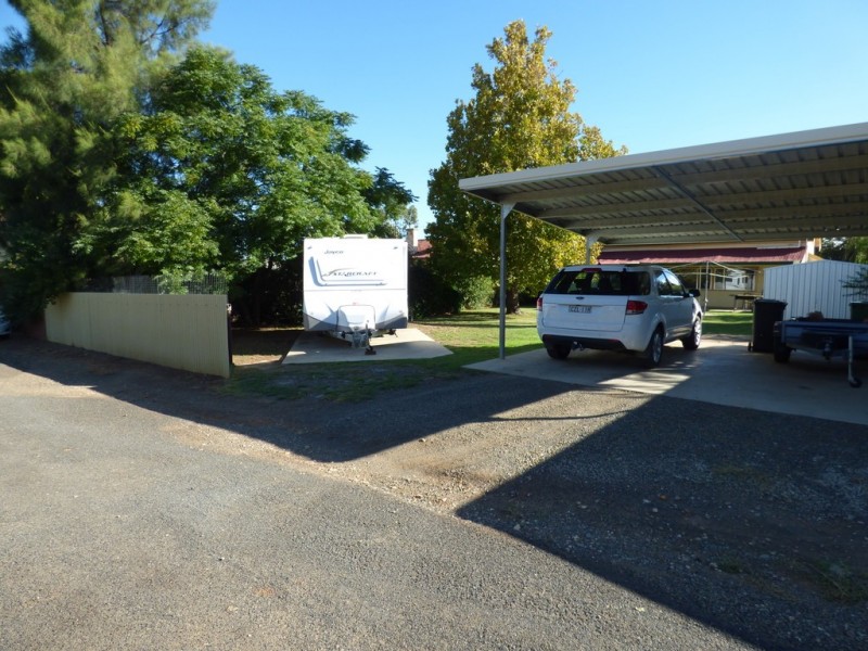 13 Battye Street, Forbes NSW 2871