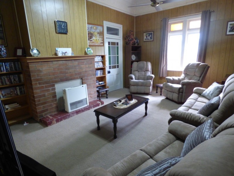 13 Battye Street, Forbes NSW 2871