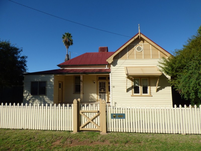 13 Battye Street, Forbes NSW 2871