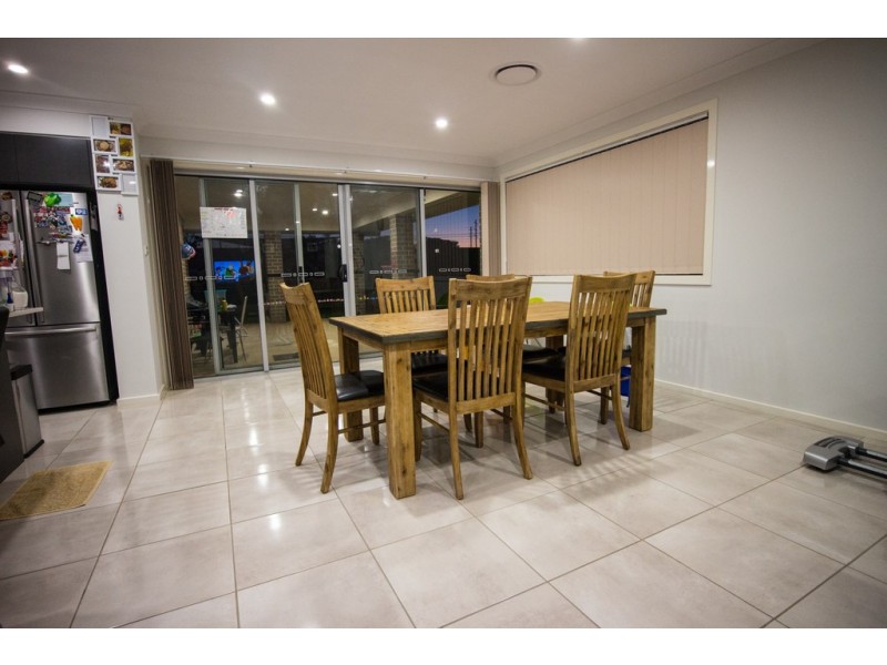 12 Mossgiel Close, Parkes NSW 2870