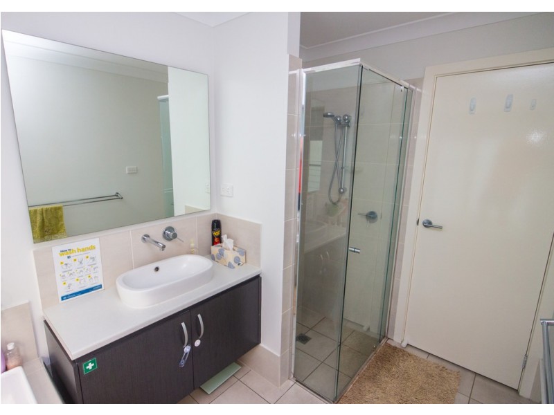 12 Mossgiel Close, Parkes NSW 2870