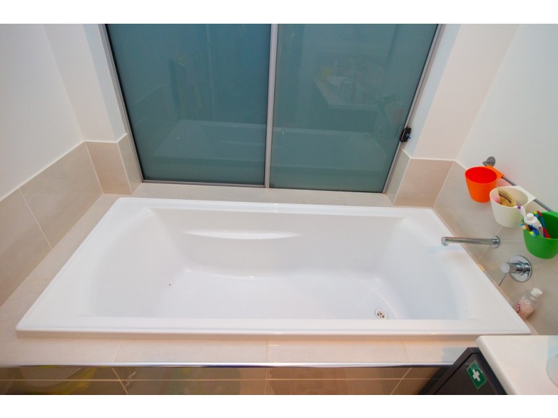 12 Mossgiel Close, Parkes NSW 2870