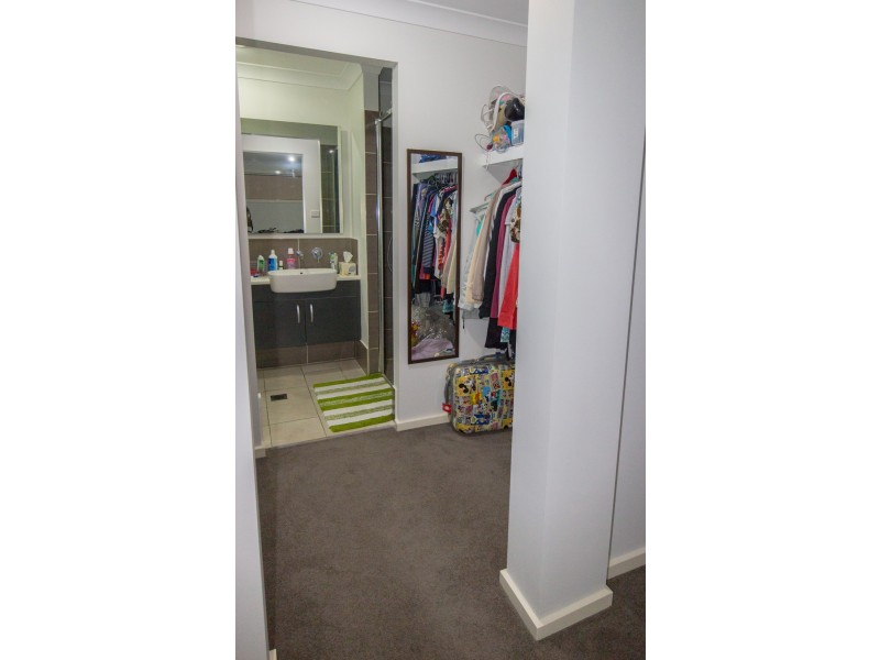 12 Mossgiel Close, Parkes NSW 2870