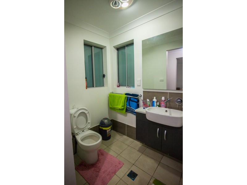 12 Mossgiel Close, Parkes NSW 2870