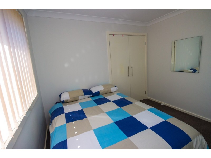 12 Mossgiel Close, Parkes NSW 2870