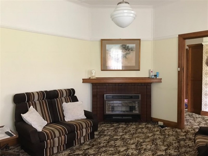 133 Currajong Street, Parkes NSW 2870