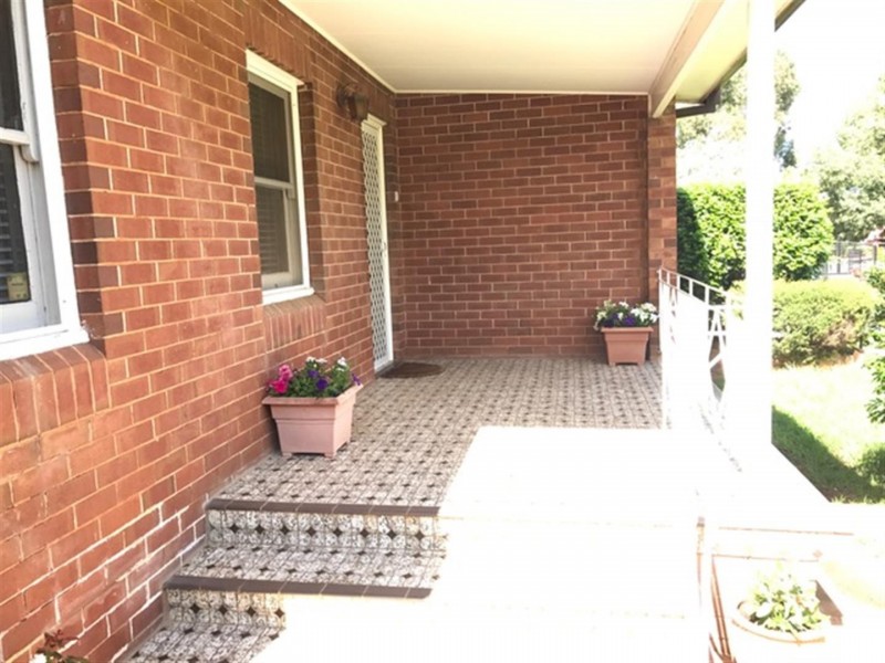 133 Currajong Street, Parkes NSW 2870