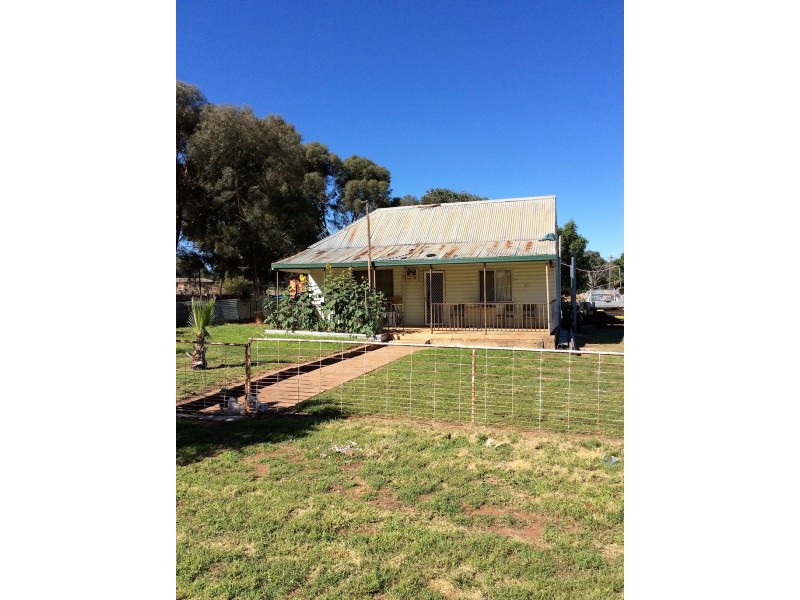 27 Goobang st, Condobolin NSW 2877