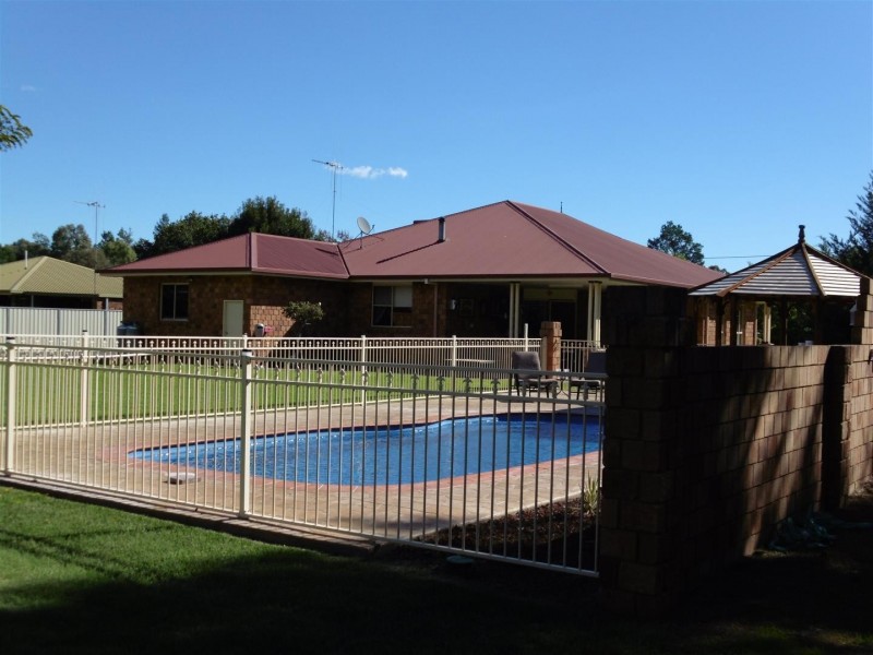 6 Coolabah Drive, Parkes NSW 2870