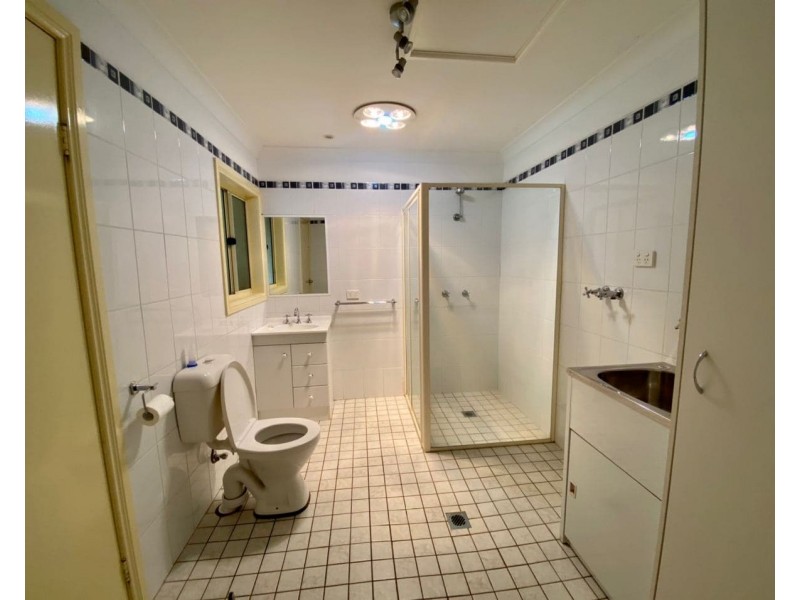 2/9 Clarinda Street, Parkes NSW 2870