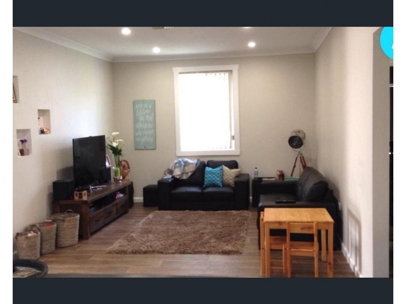 21 East Street, Parkes NSW 2870