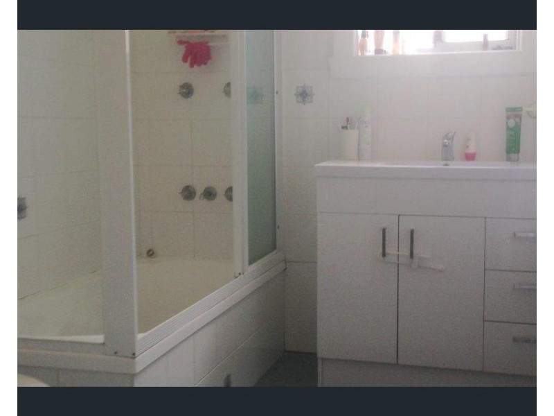 21 East Street, Parkes NSW 2870