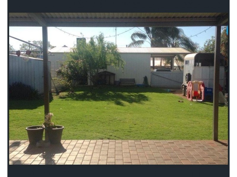 21 East Street, Parkes NSW 2870