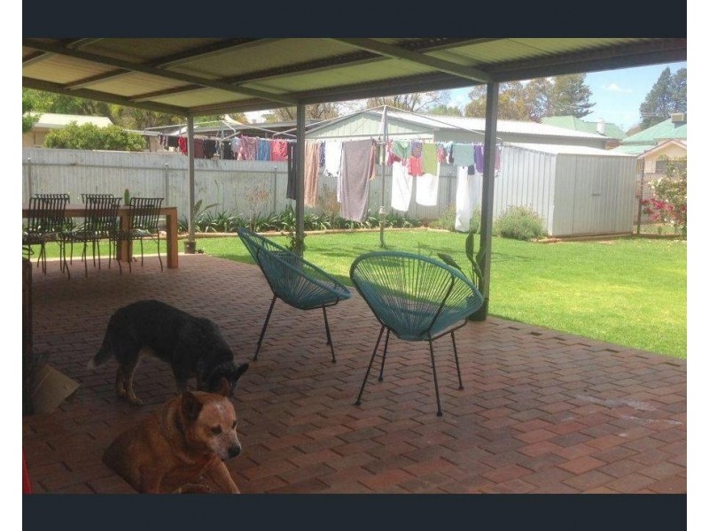 21 East Street, Parkes NSW 2870
