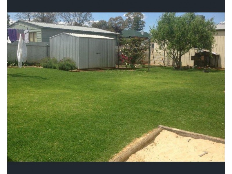 21 East Street, Parkes NSW 2870