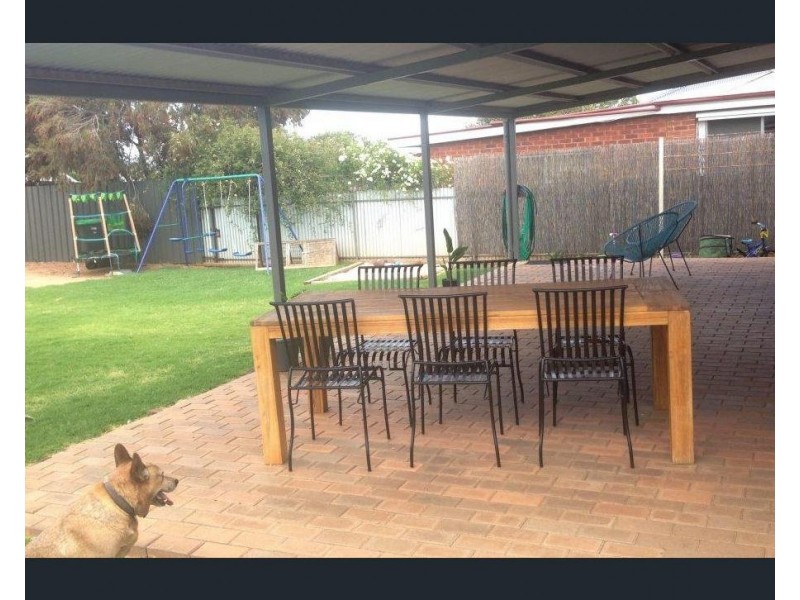 21 East Street, Parkes NSW 2870