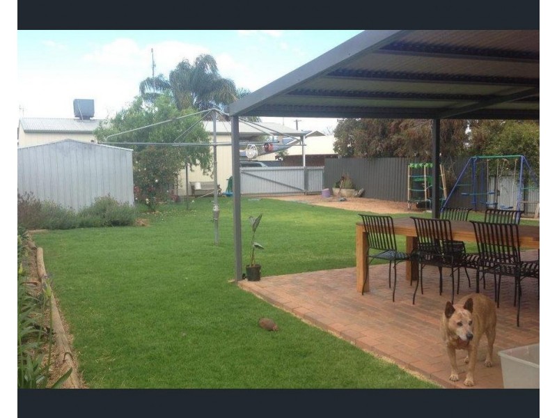 21 East Street, Parkes NSW 2870