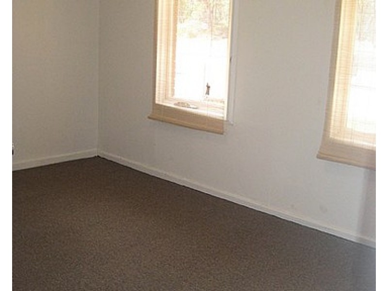 16 Leiferman Street, Condobolin NSW 2877