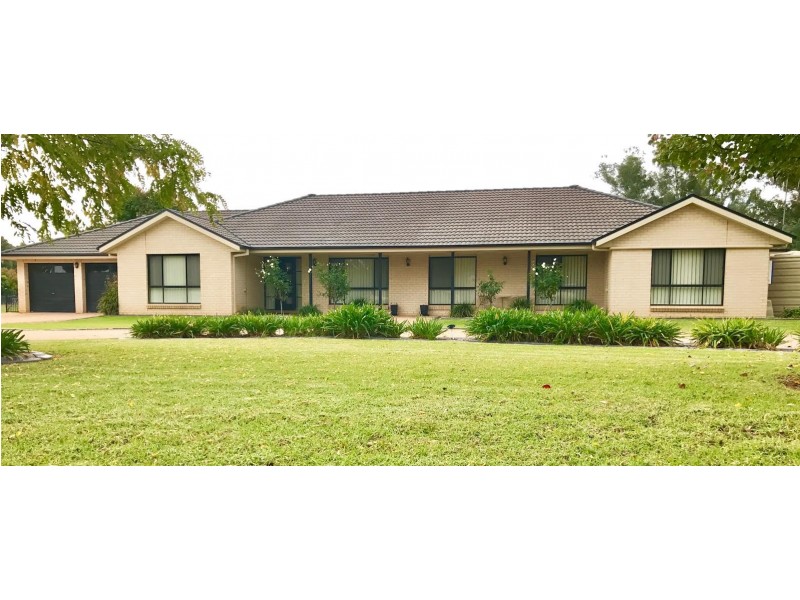 1 Light Horse Place, Parkes NSW 2870